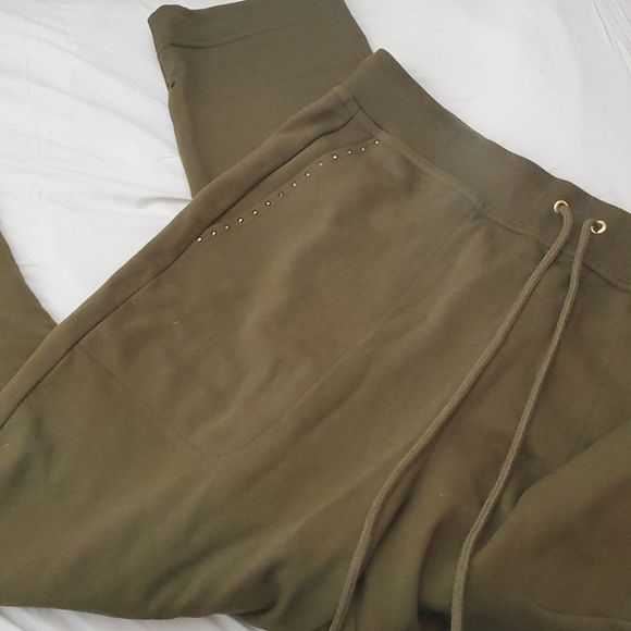 ST. JOHN medium new with tags cotton terry pants - Picture 6 of 6